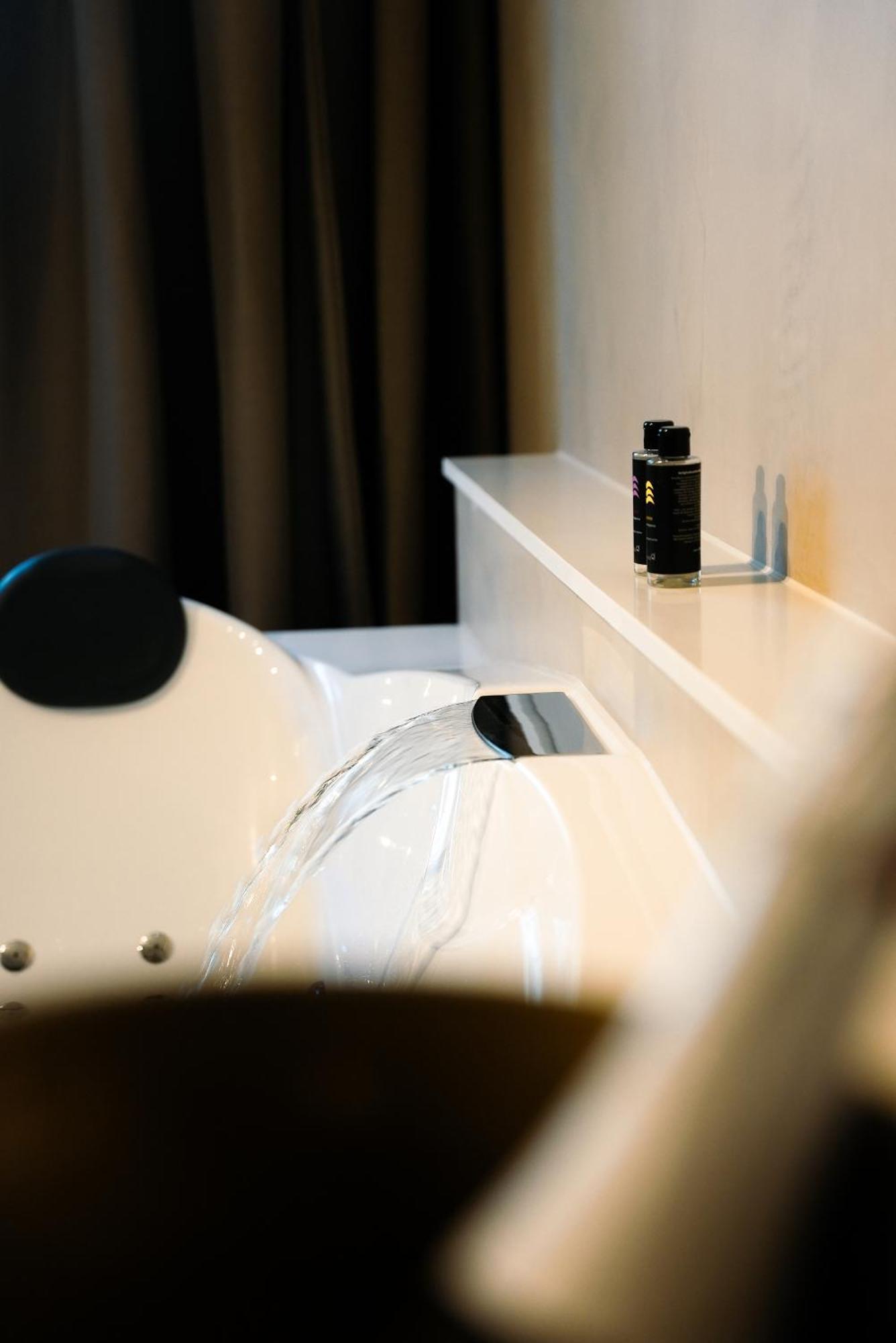 The Lodge Bed & Wellness Oisterwijk Sauna, Jacuzzi, Luxury Moergestel Dış mekan fotoğraf