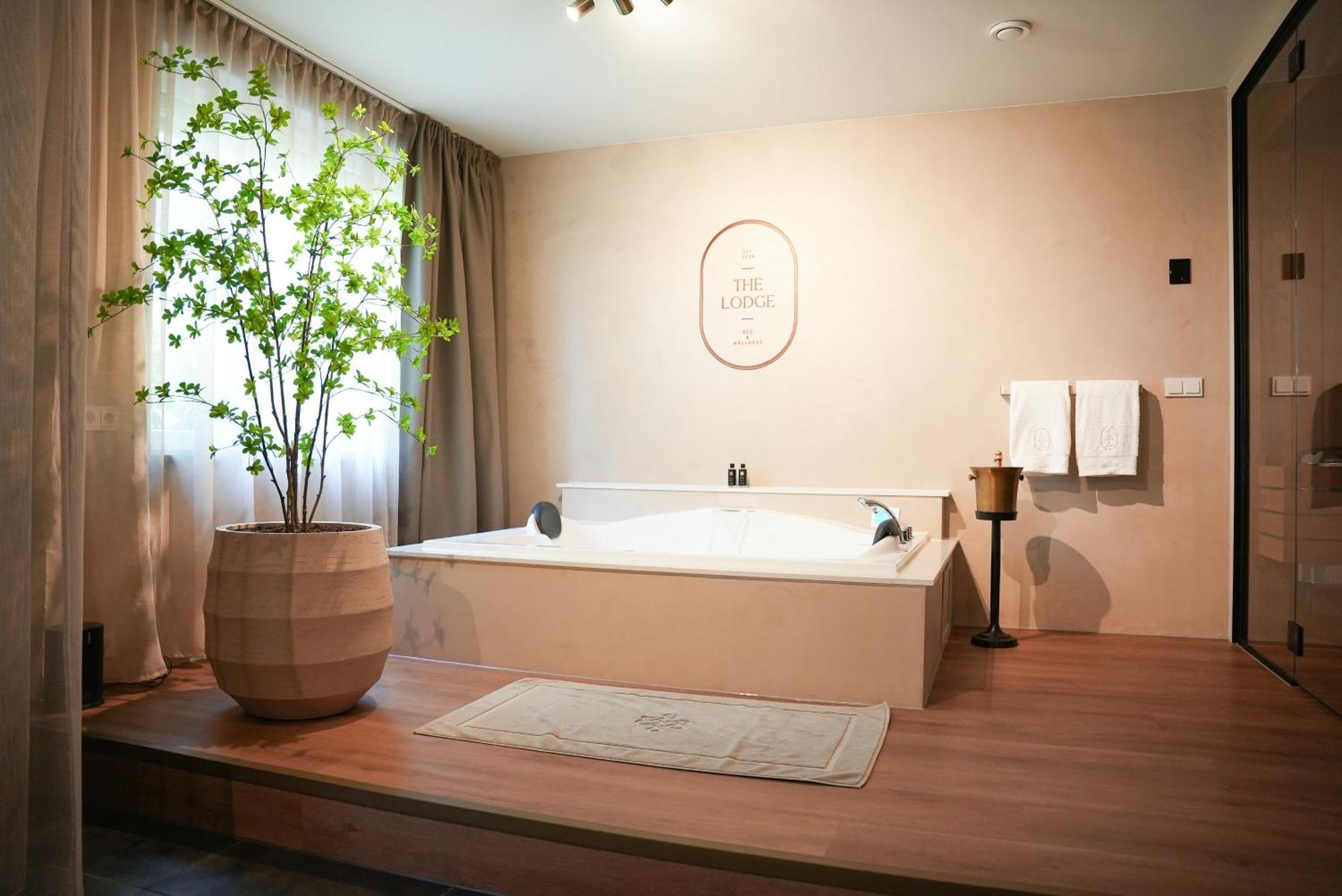 The Lodge Bed & Wellness Oisterwijk Sauna, Jacuzzi, Luxury Moergestel Dış mekan fotoğraf